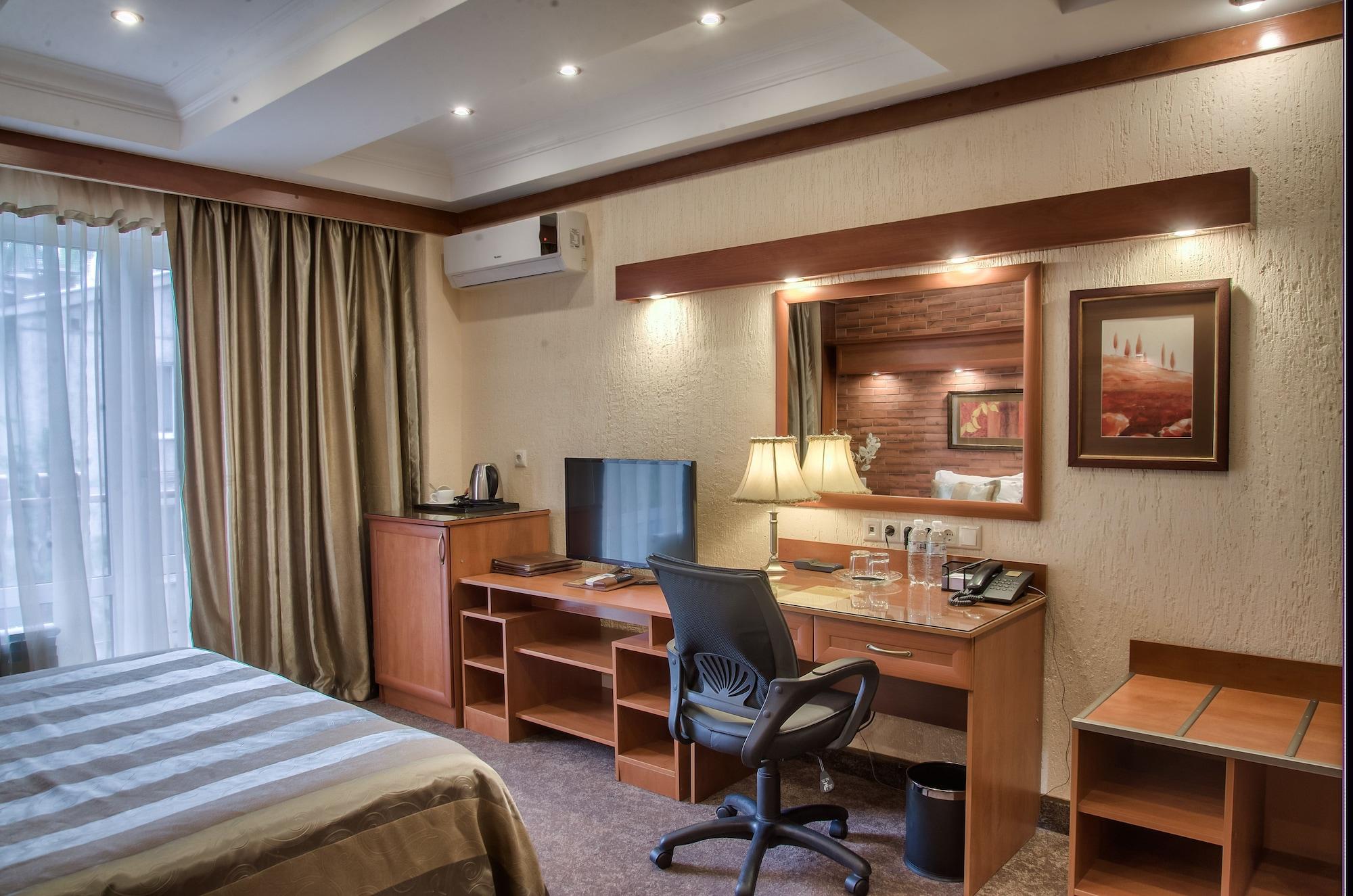 Hotel Uyut อัลมาตี ภายนอก รูปภาพ