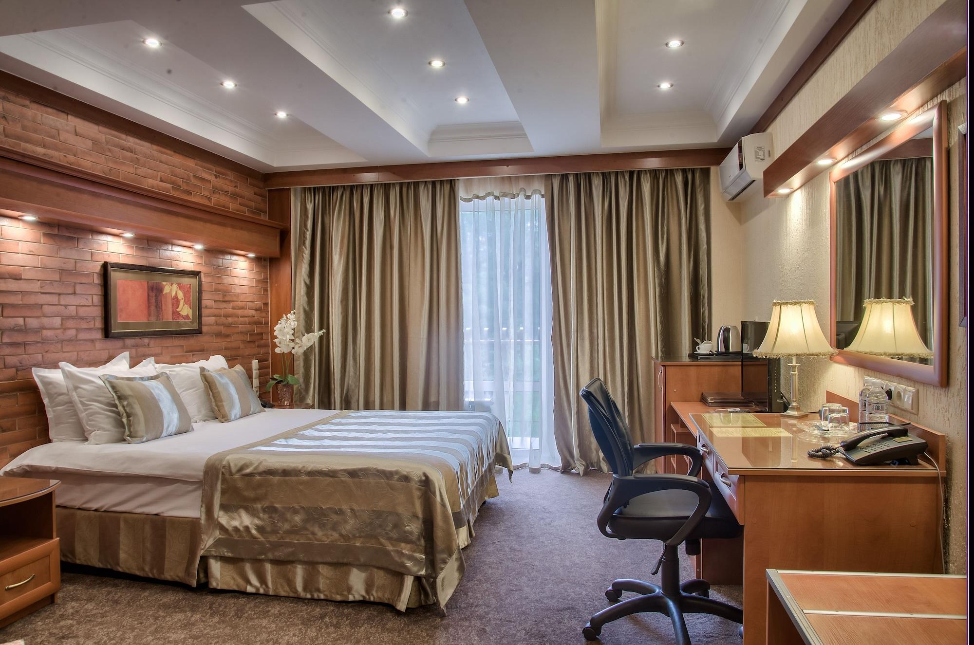 Hotel Uyut อัลมาตี ภายนอก รูปภาพ