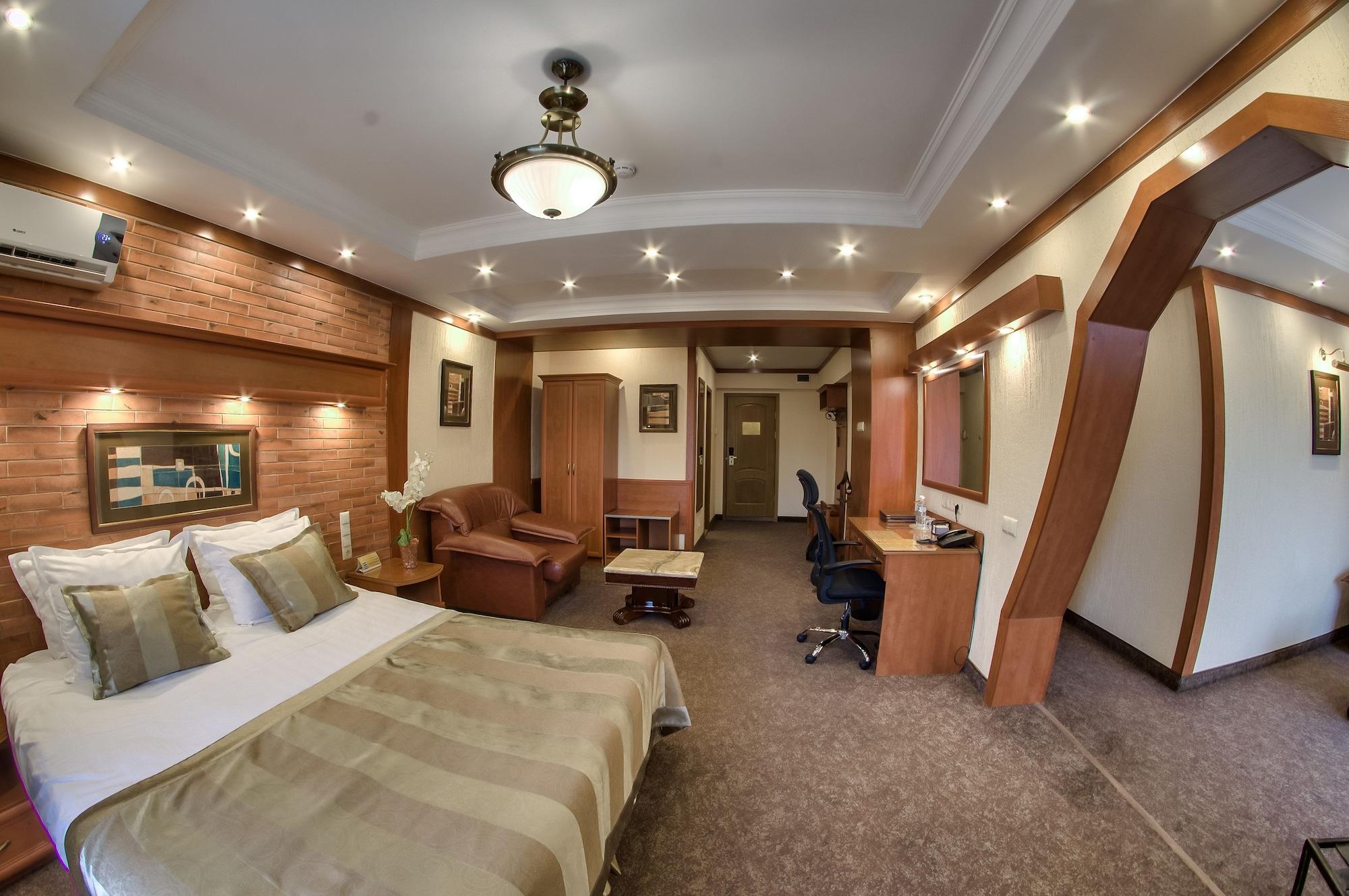 Hotel Uyut อัลมาตี ภายนอก รูปภาพ