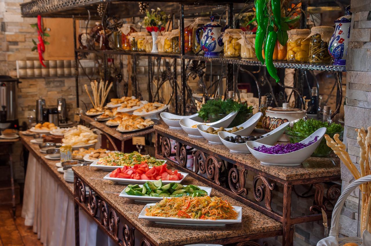 Hotel Uyut อัลมาตี ภายนอก รูปภาพ