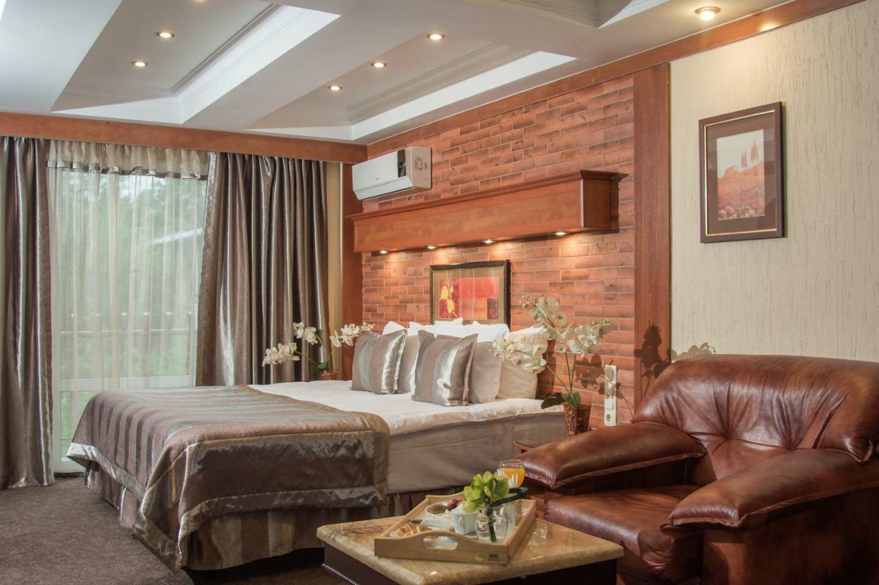 Hotel Uyut อัลมาตี ภายนอก รูปภาพ