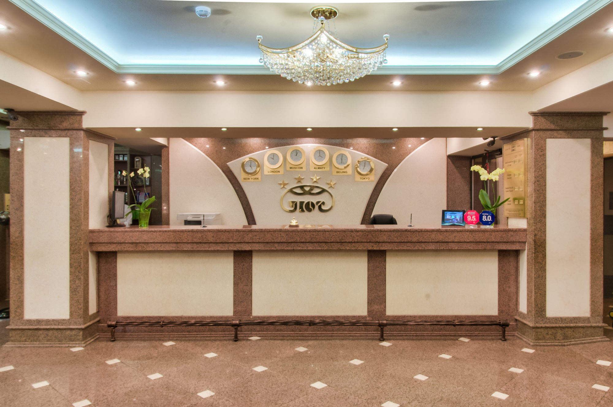 Hotel Uyut อัลมาตี ภายนอก รูปภาพ