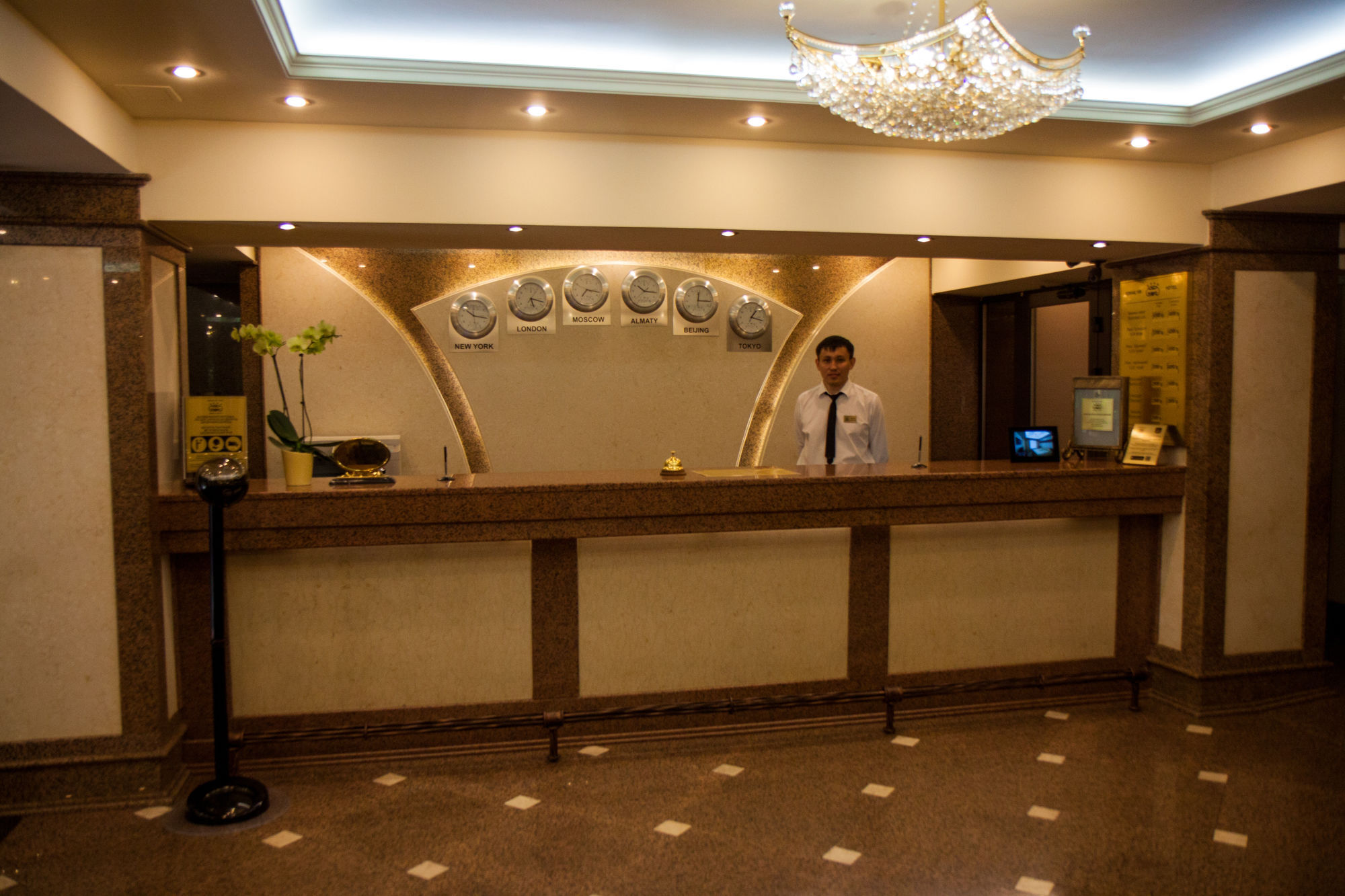 Hotel Uyut อัลมาตี ภายนอก รูปภาพ