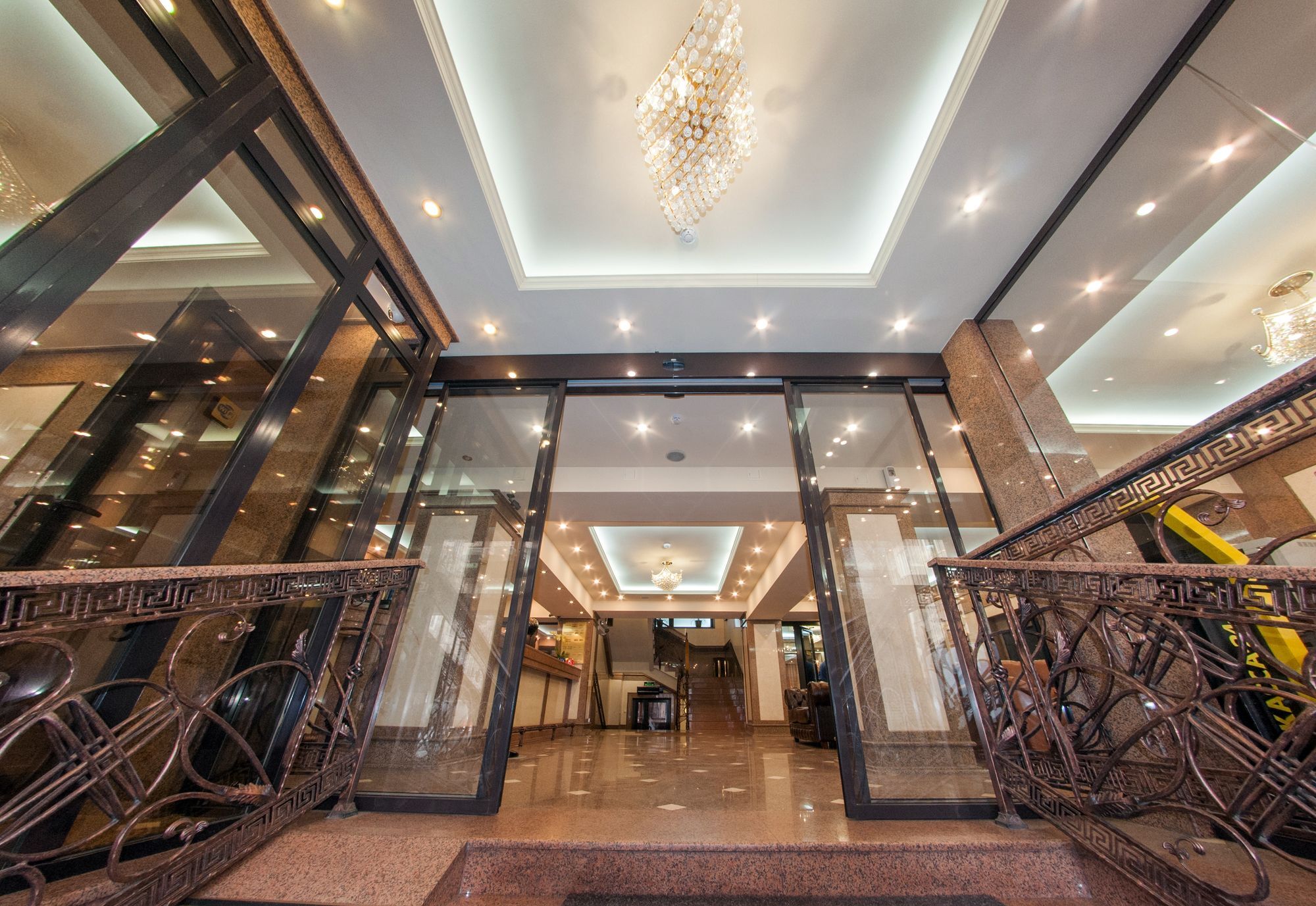Hotel Uyut อัลมาตี ภายนอก รูปภาพ