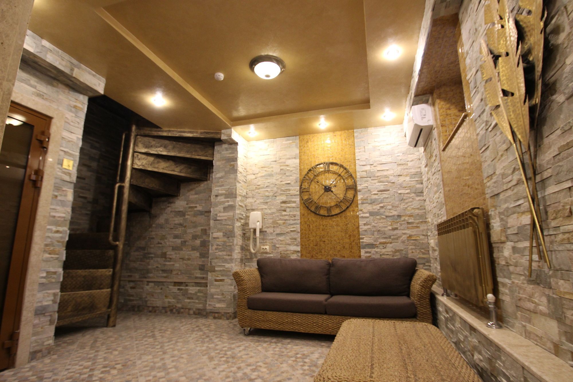 Hotel Uyut อัลมาตี ภายนอก รูปภาพ