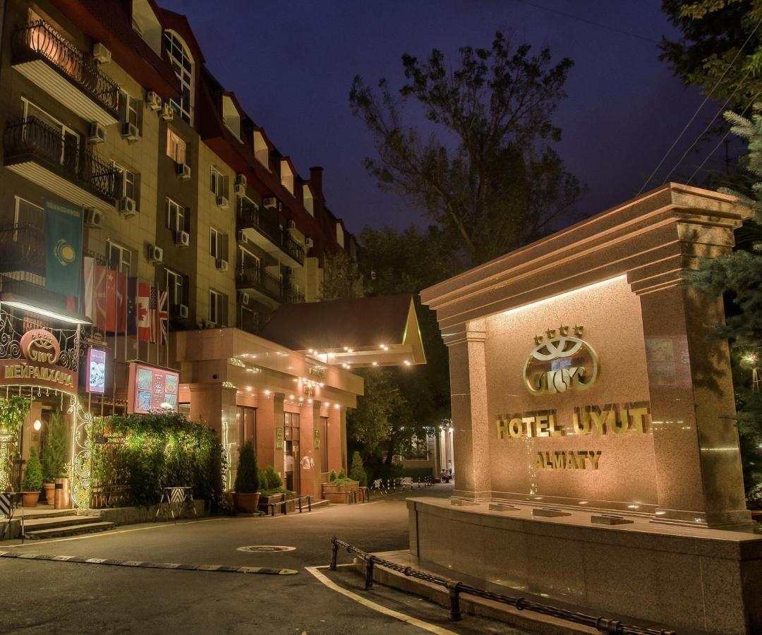 Hotel Uyut อัลมาตี ภายนอก รูปภาพ