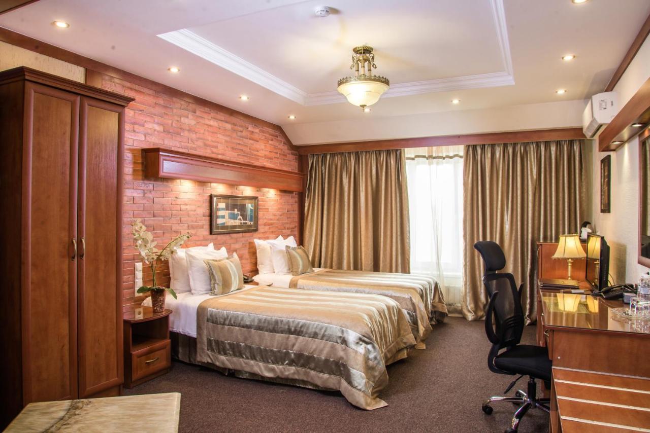 Hotel Uyut อัลมาตี ภายนอก รูปภาพ