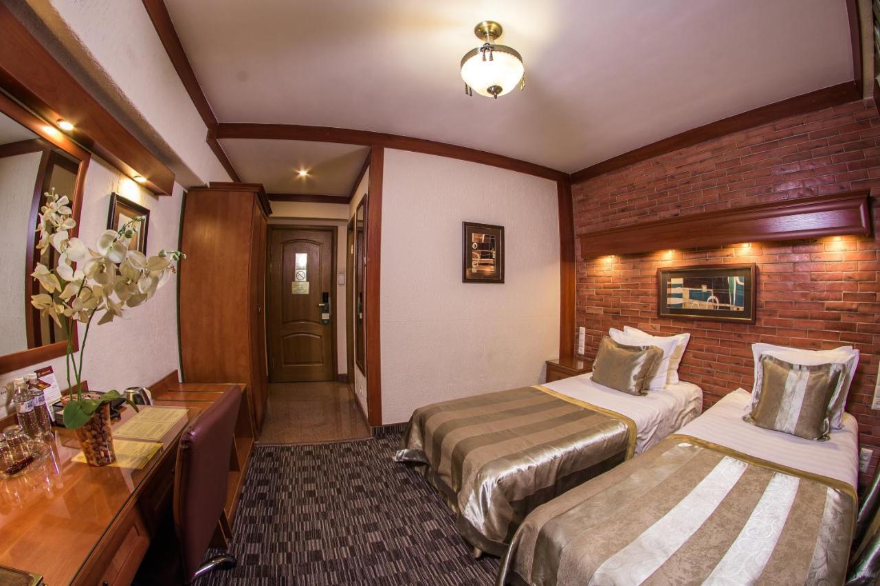 Hotel Uyut อัลมาตี ภายนอก รูปภาพ
